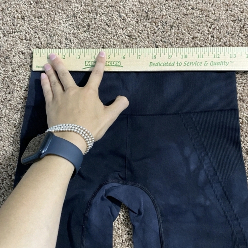 Athleta Women Seamless Compression Capri Cropped Legging Tie Dye Black Sz Small